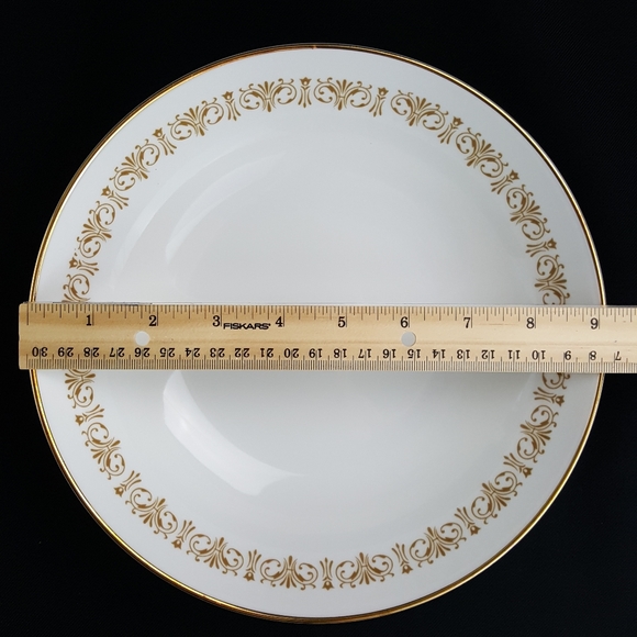 Sheffield 9" Vegetable Bowl - Imperial Gold - Picture 4 of 10